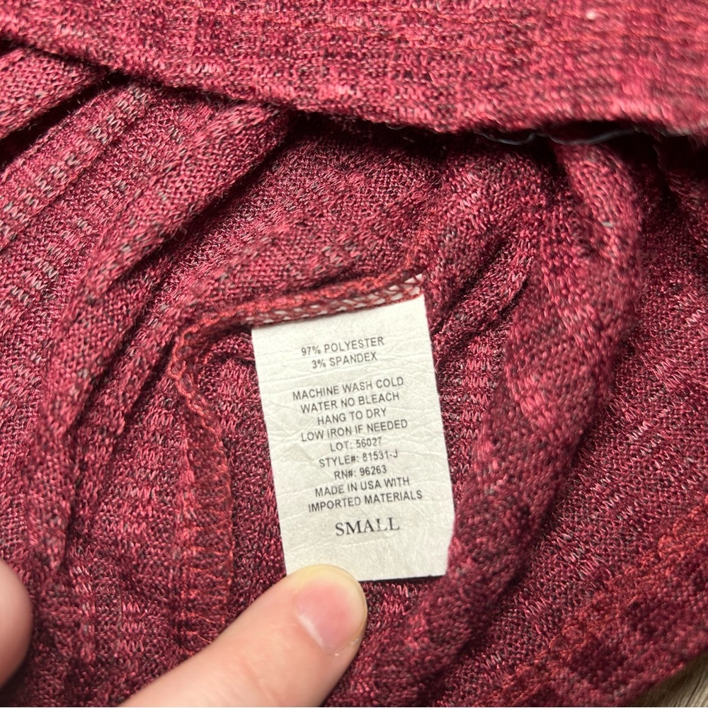 Olivia Rae Red Ribbed Crop Blouse Small - Picture 4 of 6